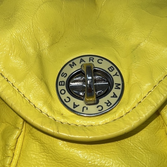 Marc by Marc Jacobs Yellow Patent Leather Turnlock Flap Crossbody Hobo Bag - Picture 4 of 14